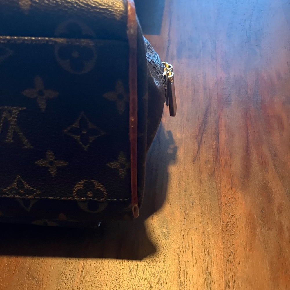 Louis Vuitton Black and Brown Monogram Bag - Picture 6 of 16